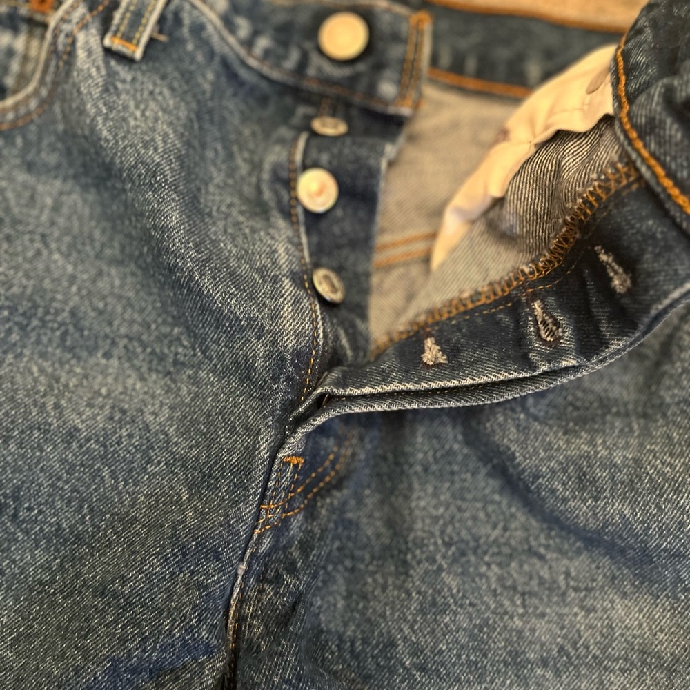 501 Levi High Rise Shorts - Picture 5 of 5